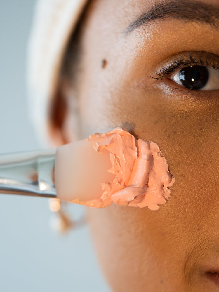 Applicator Brush with clay mask on it