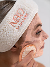 Removing clay mask with reusable pad
